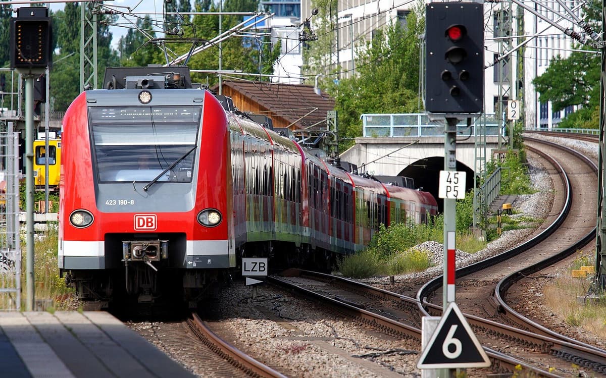 Munich's Ostbahnhof Modernization: An Update on S-Bahn Disruptions